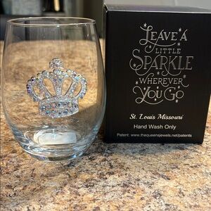 The Queen's Jewels Crown Wine Glass